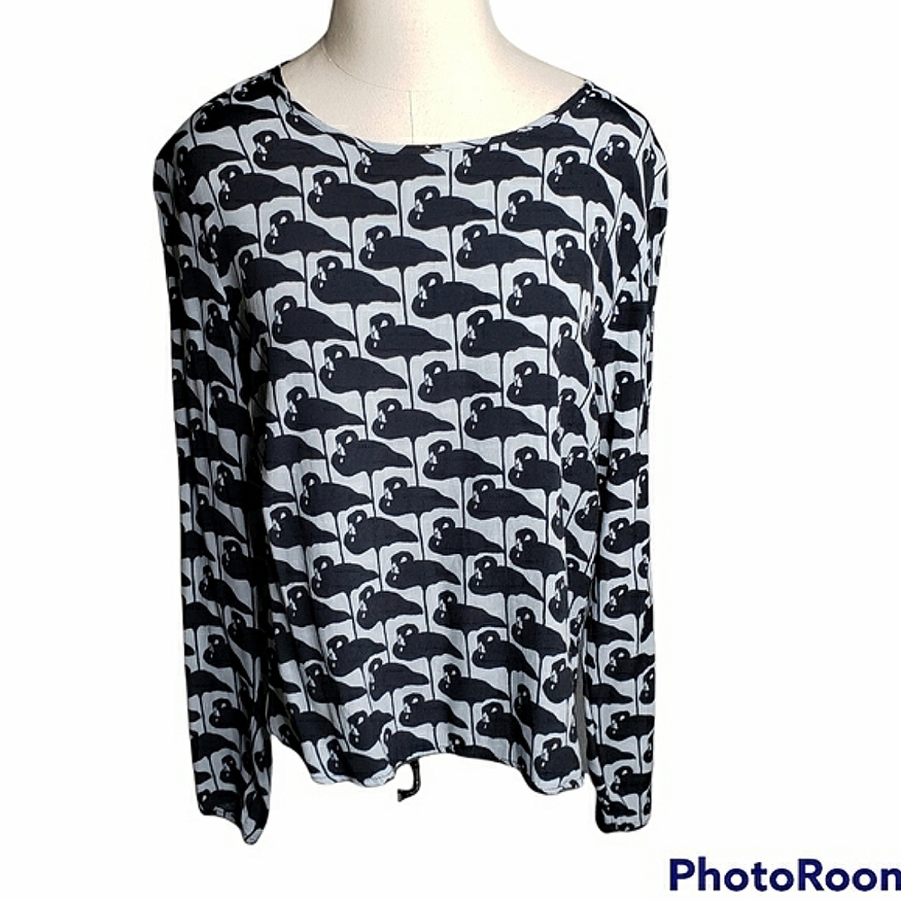 H & M Novelety Print Bird Blouse high-low Button ack EUC Top 8 ♡